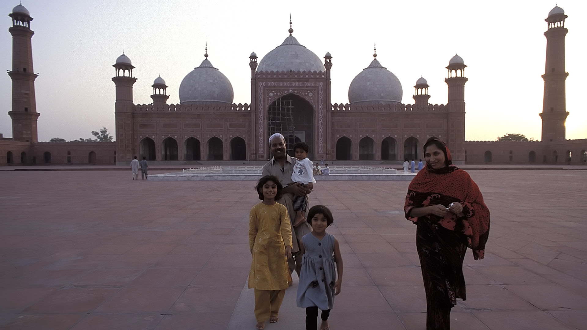 Pakistan: Lahore to Hunza 