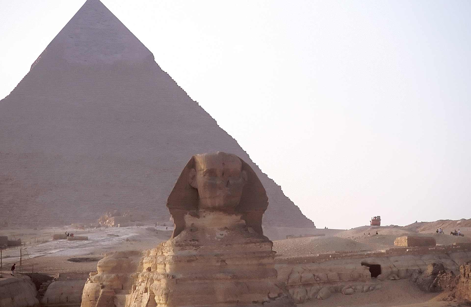 The Sphinx and Pyramid of Khafre (Chephren), Giza, Al Jizah, Egypt