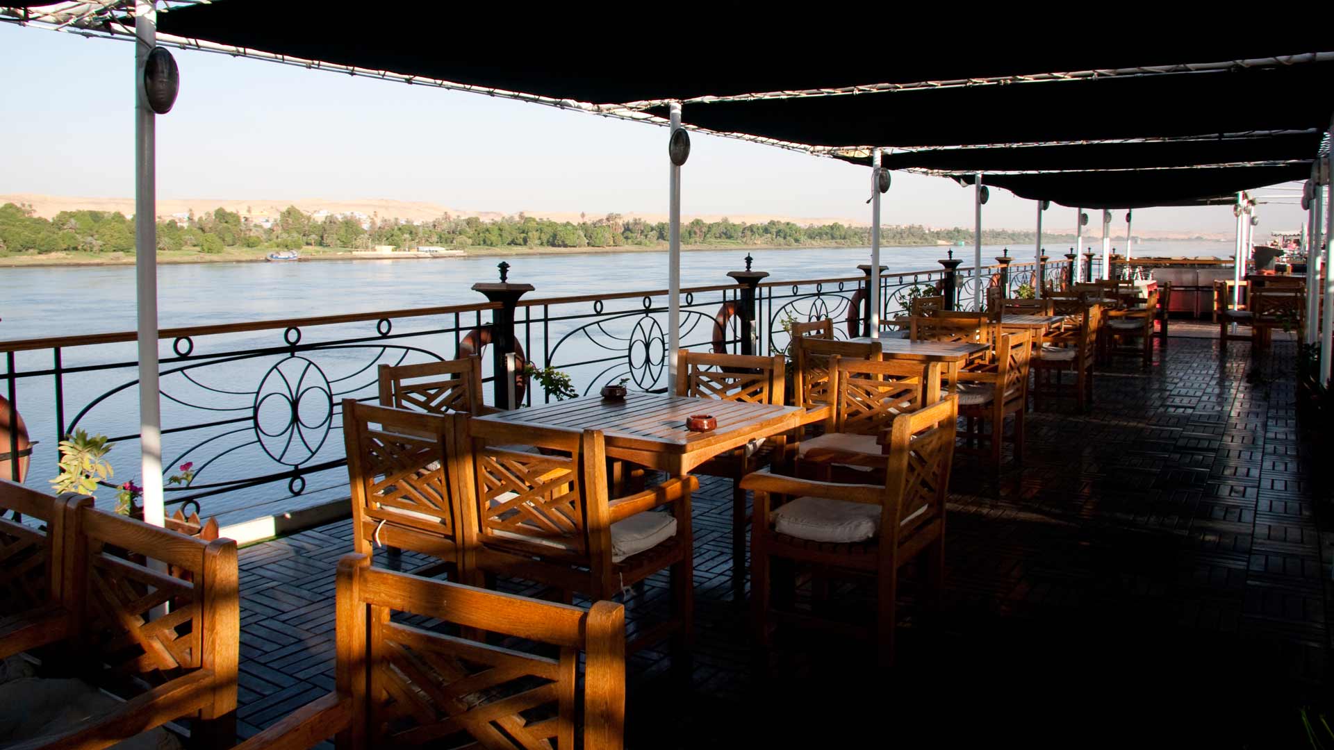 Cruise ship, Egypt, Nile river