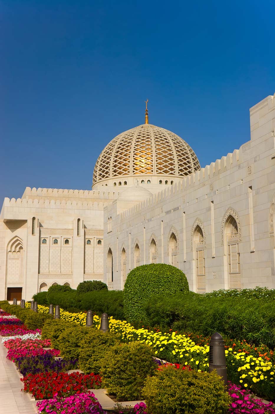 Beautiful Sultan Qaboos Grand Mosque in Muscat