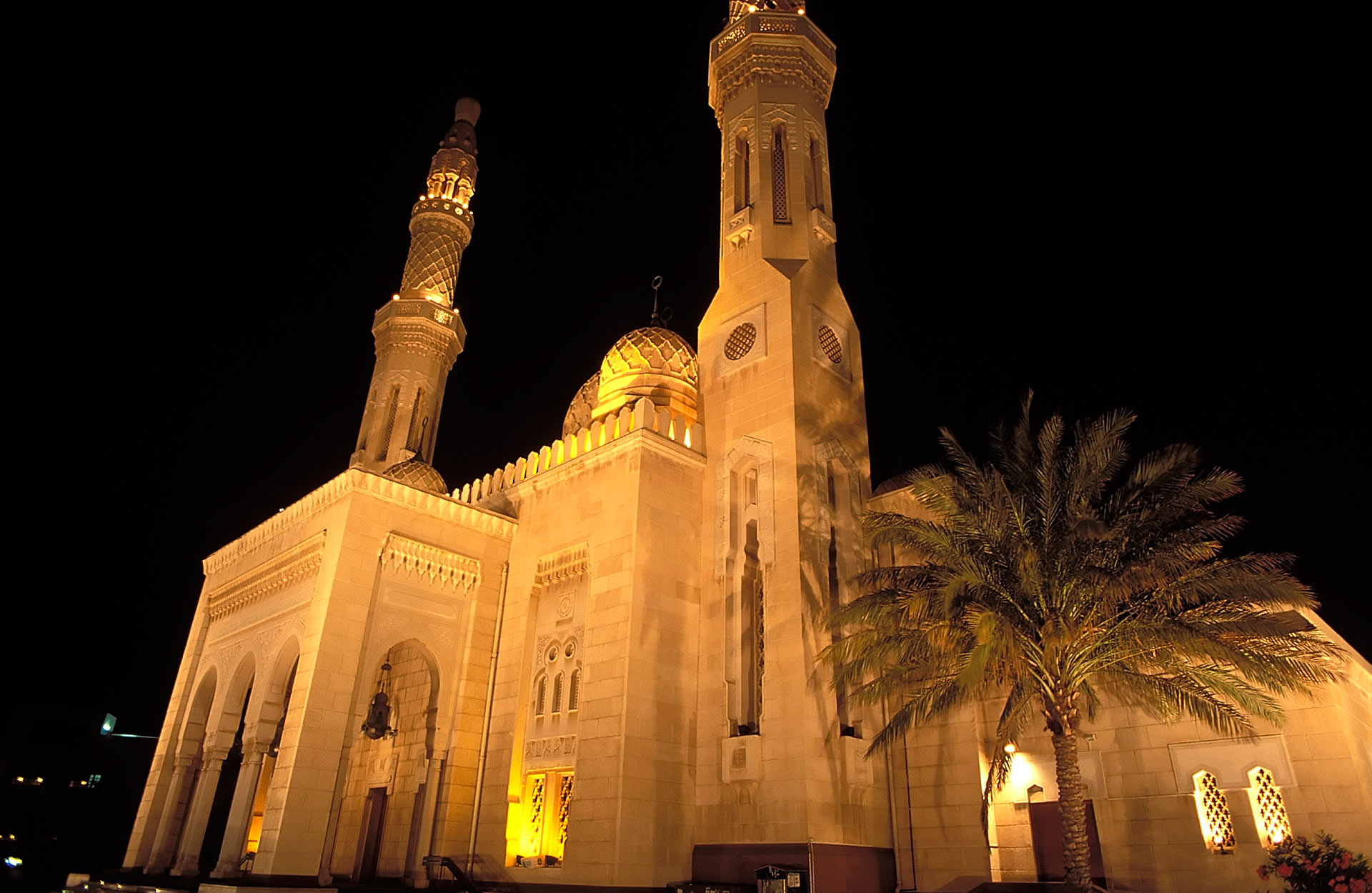 Al Jumeirah Mosque at night, Dubai, United Arab Emirates
