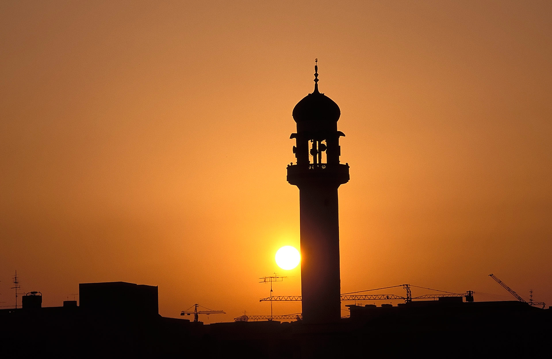 Minaret of a mosque at sunset, Dubai, United Arab Emirates
