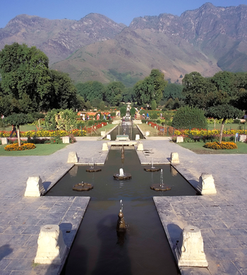 persian gardens tour image