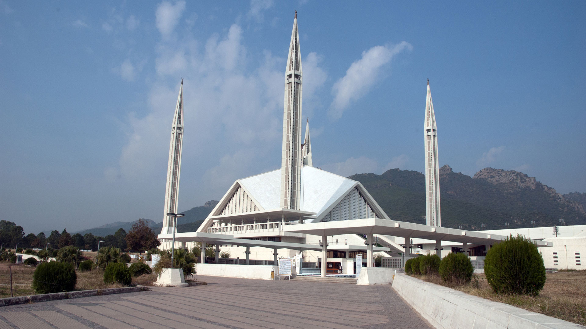 King Faisal Mosque by Turkish architect Vedat Dalokay in Islamabad, Islamabad Capital Territory, Pakistan
