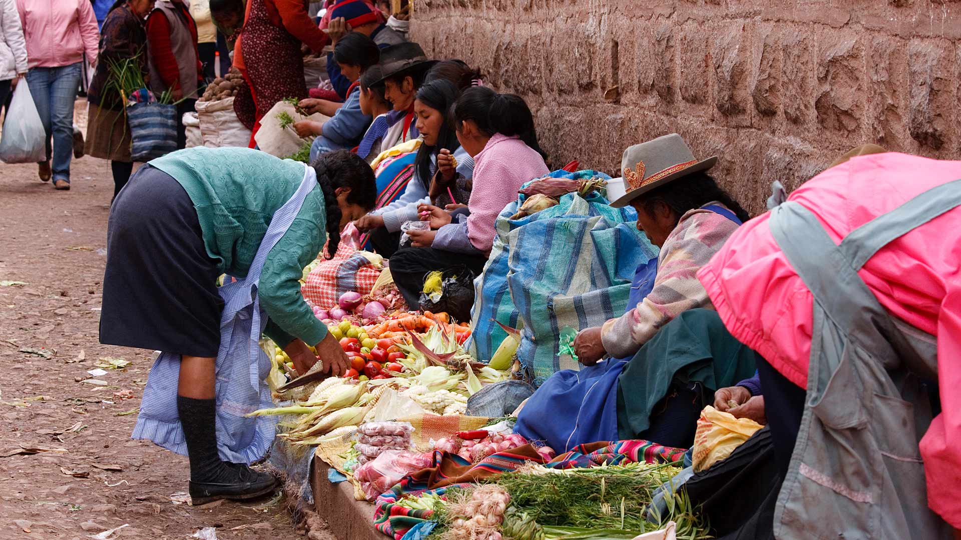 Produce vendors, Cusco